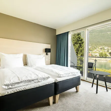 Stryn Hotel 4* סטרין